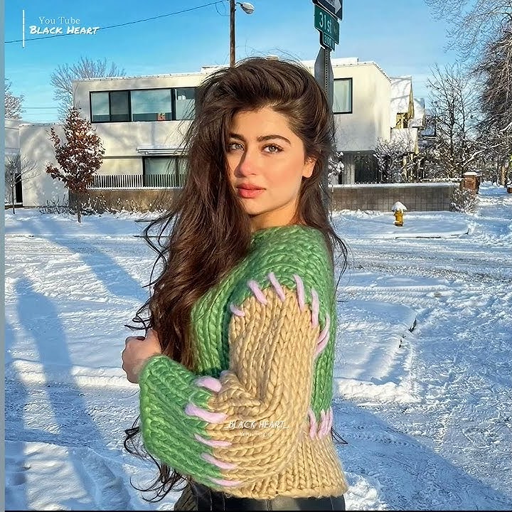 Aditi Bhatia latest Instagram pics l trendy pics l lookbook l Black Heart