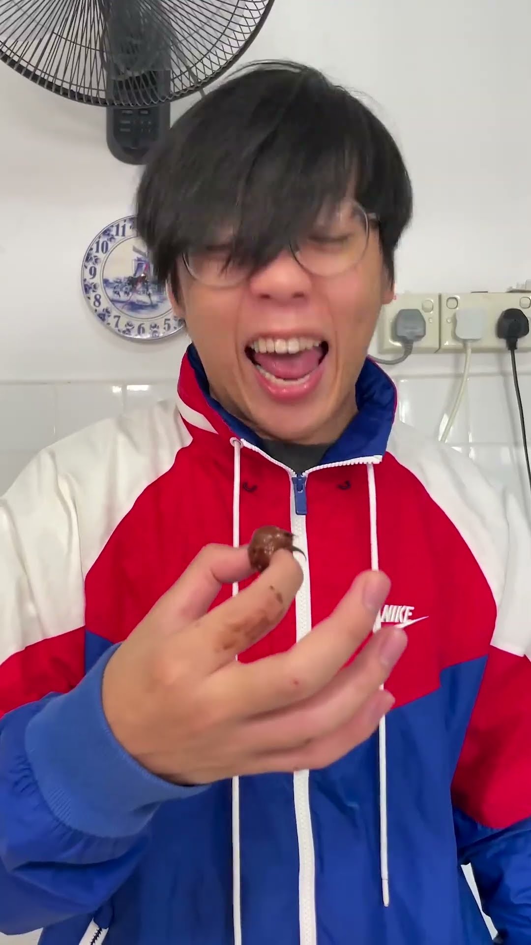 Eating CHOCOLATE BALLS Be Like... #shorts #mingweirocks