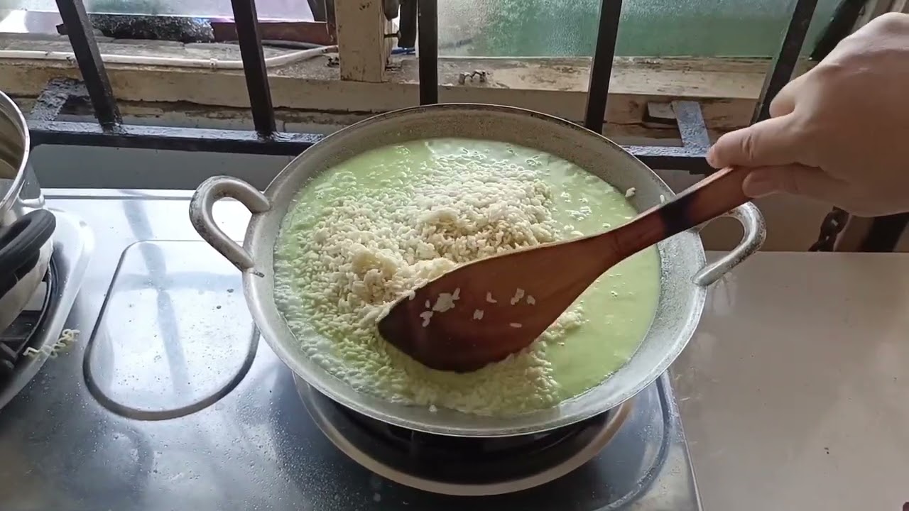 Proses Membuat Kelupis Pandan Sambil Makan - Makan Bersama Mancha's Family - 2022