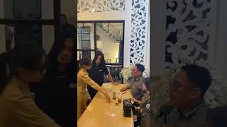 istri sah gerebek pelakor saat makan bersama suaminya viral di Tik-tok‼️#selingkuh #pelakor #shorts