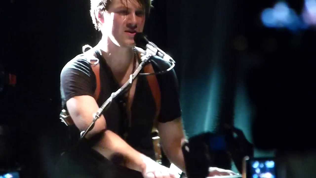 Hanson - MmmBop (Live in Paris)