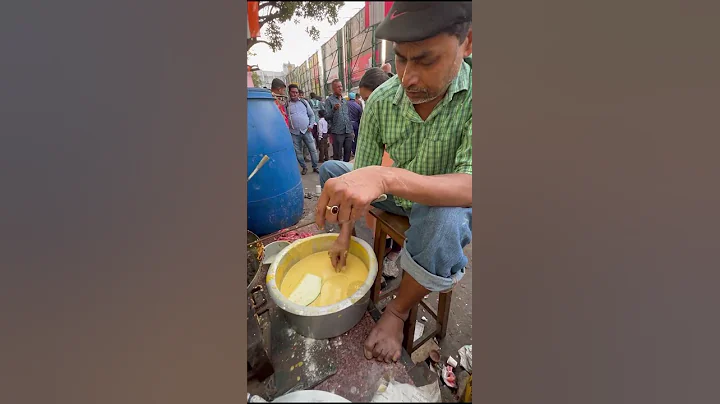 Amazing Style Street Food Making - Baigan Pakoda, Brinjal Bhajji #Kolkata #shorts #indianstreetfood