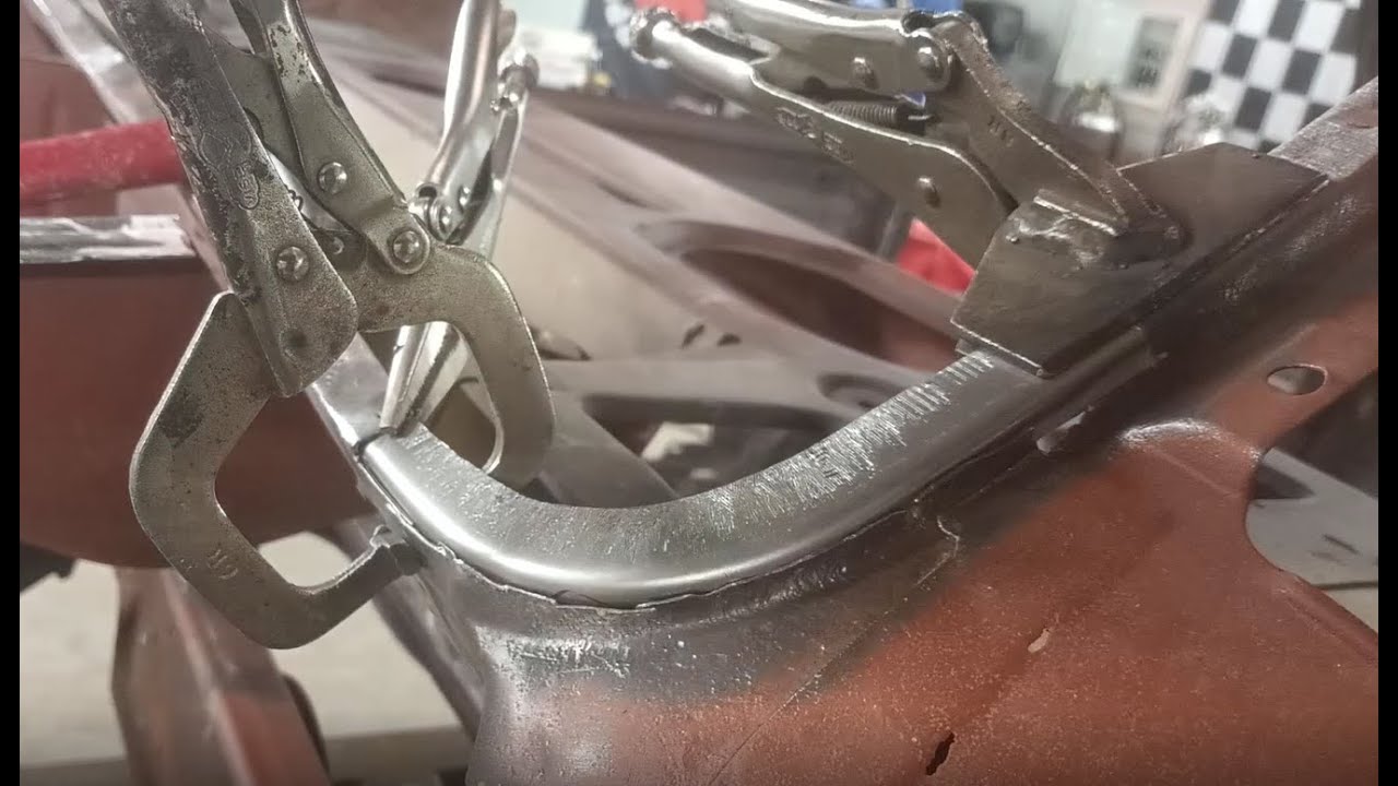 How to use a shrinker / stretcher tool to fabricate a rust repair patch : Charger restoration