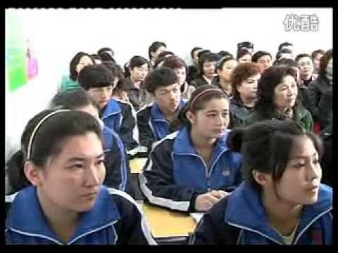 Qiz uxlayotganda eshagini yalaydi Paypoq kiygan jingalak ayollar ishtirokidagi porno