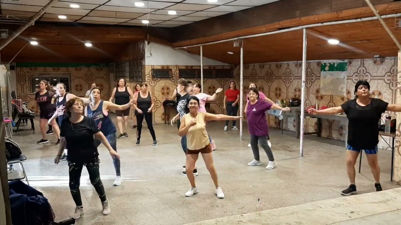 Baile entretenido 7 Viernes 6 de Marzo 2026 profesora Angela Sierra club los 120 lo Espejo