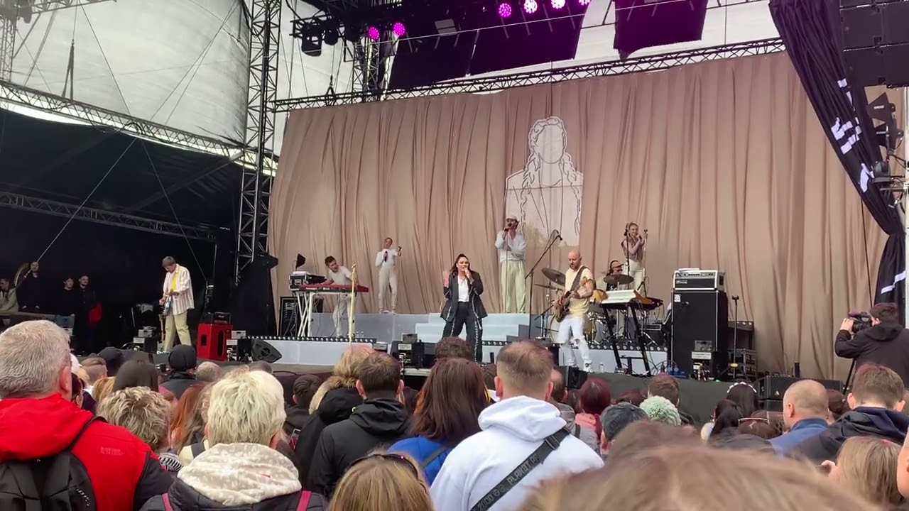 Ewa Farna - Ross & Rachel (Ostrava, Ostravský Majáles 2023, 07.05.2023)