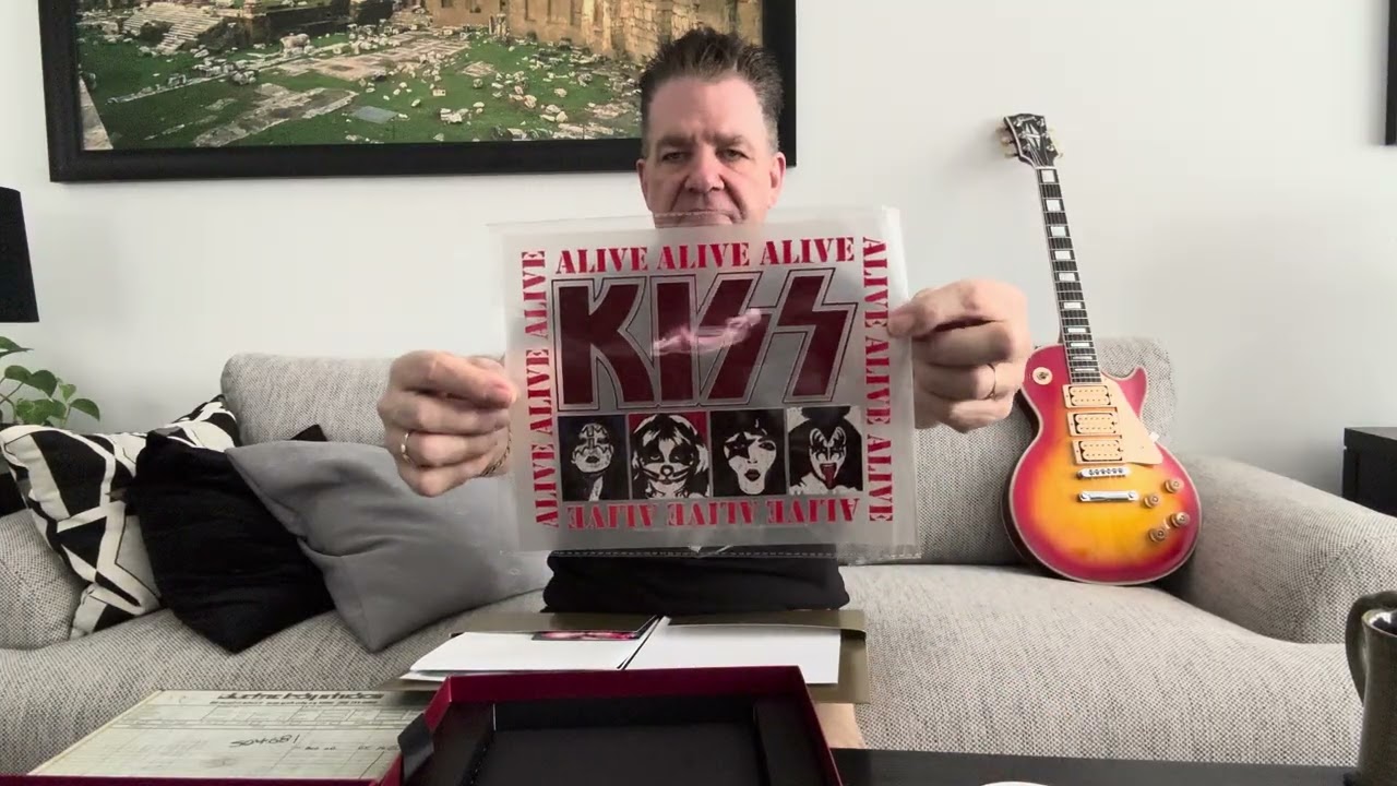 🔥 KISS – Alive CD Boxset | A Deep Look Inside! 🔥