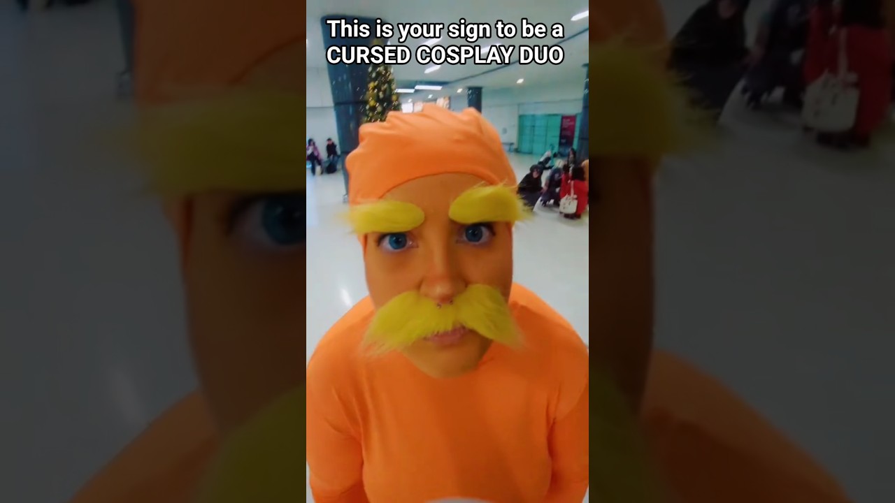 CURSED COSPLAY DUO #cosplay #comiccon #onceler #lorax #meme #funny
