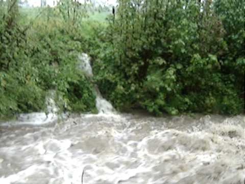 Potok Dobka Ustroń 16.05.2010 powódz cz.2 YouTube