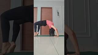 wheel pose#differentstyle#trending #viral