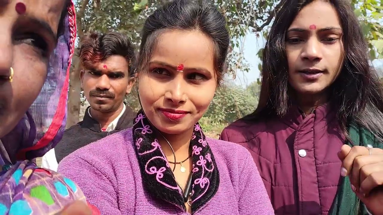 गौरी शंकर मंदिर पर पहुंची खुशबू रानी रीना यादव को बच्ची का हुआ मोनेटाइज