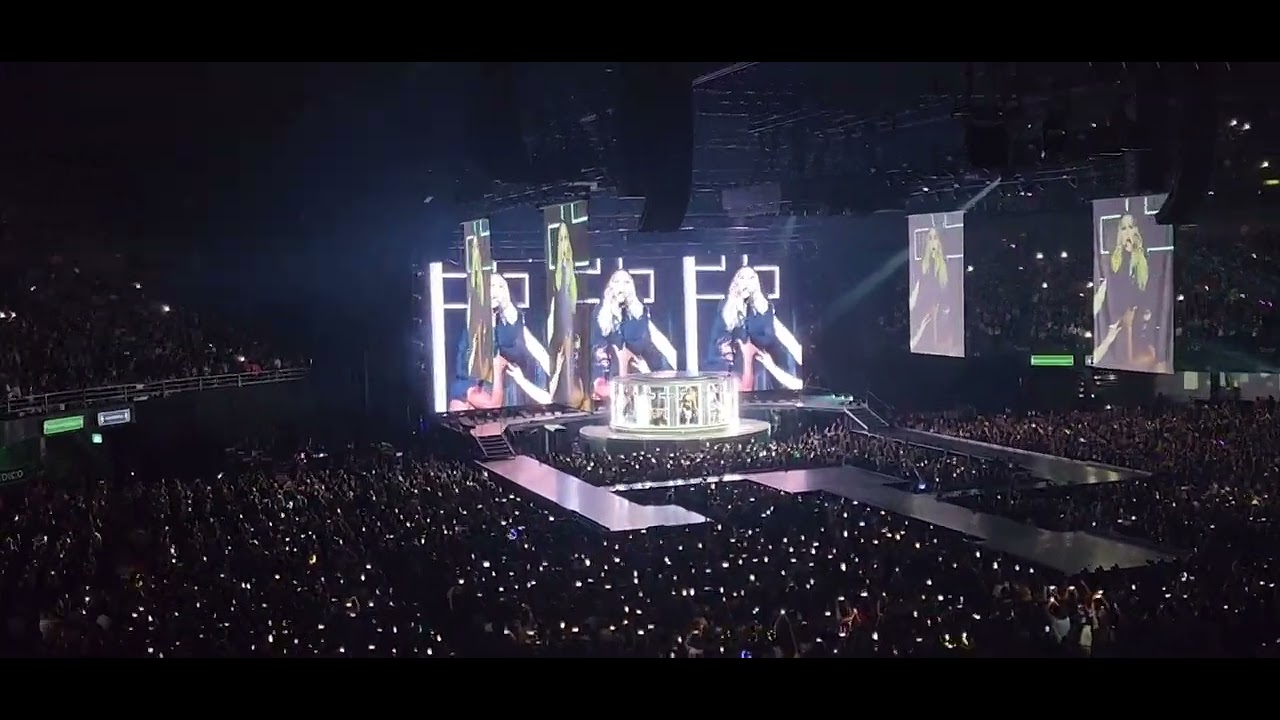 Madonna - Like a Prayer Live México City 21-04-24 - YouTube