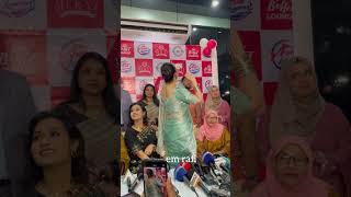 সাংবাদিকদের সাথে সেলফিতে মাতলেন বিউটিফুল গার্লস পরিমনী 🥰