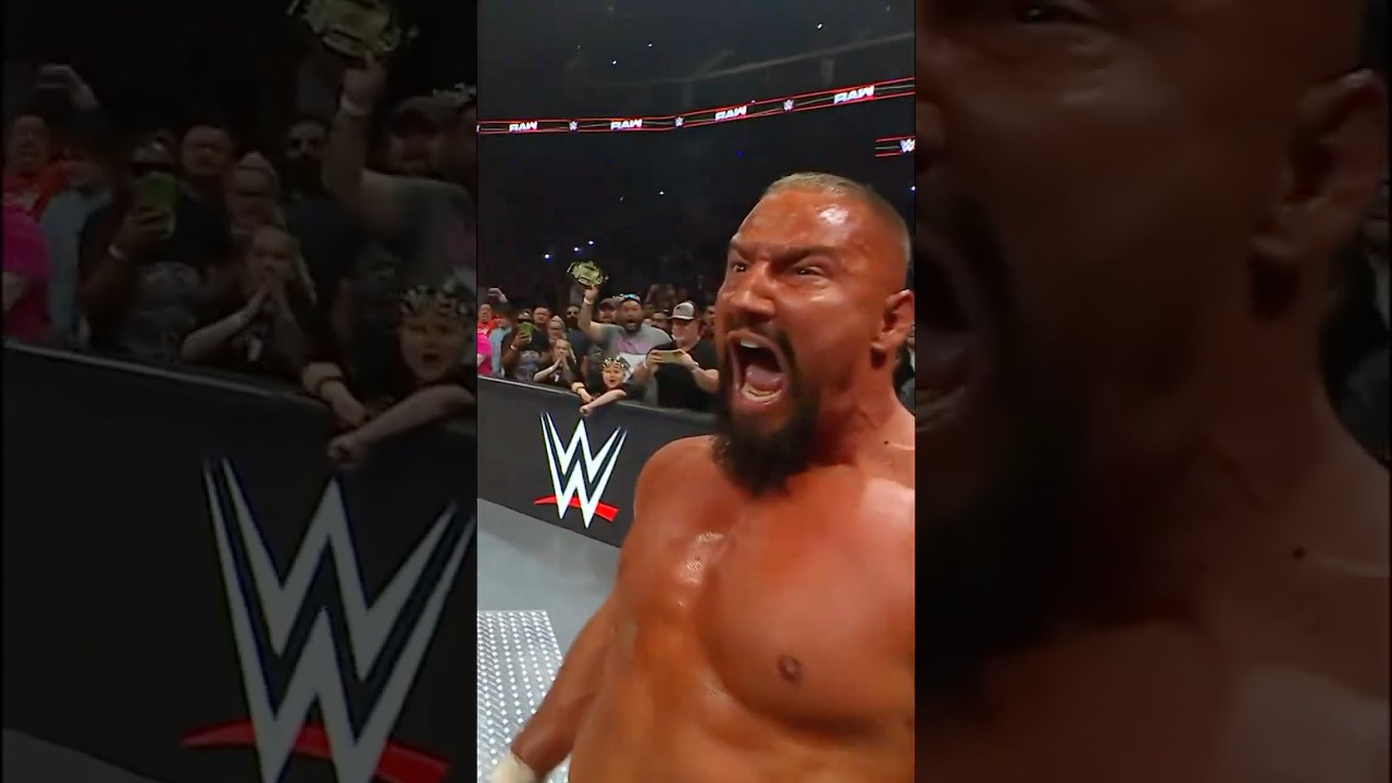 Sami Zayn sufre a manos de Seth Rollins & Bron Breakker tras rehusarse a abandonar WWE RAW