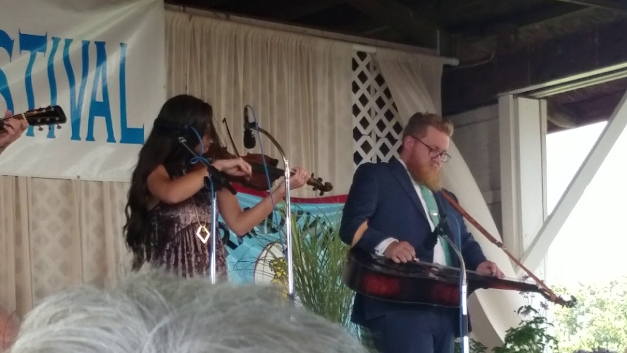 Flatt Lonesome - I Feel The Blues a Movin' In