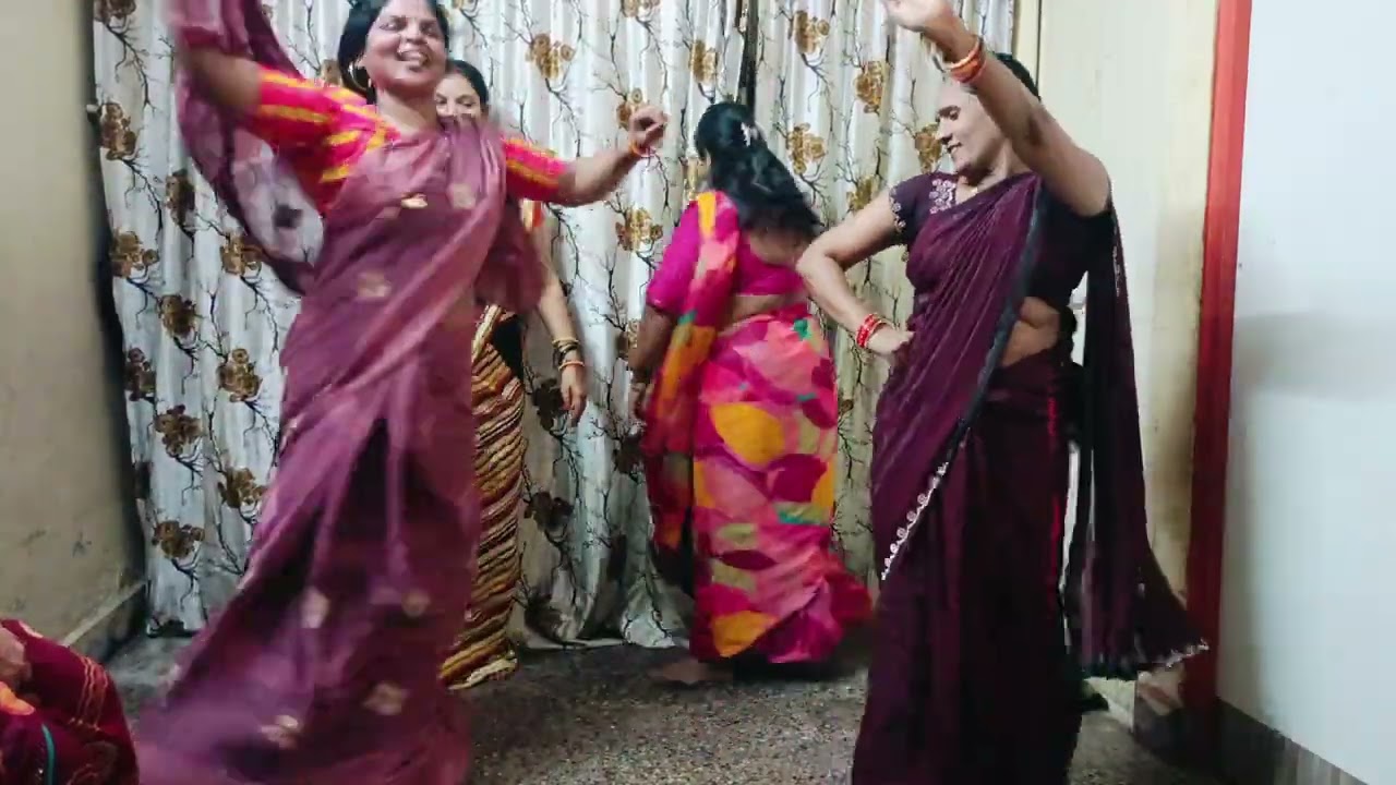 येही रे कमरिया पे देवरु के हिल्लवलु 🤣 गज़ब क्या चुटकुले गाने 🤣 कमेंट करे केसा लगा #rekha_yadav_offi