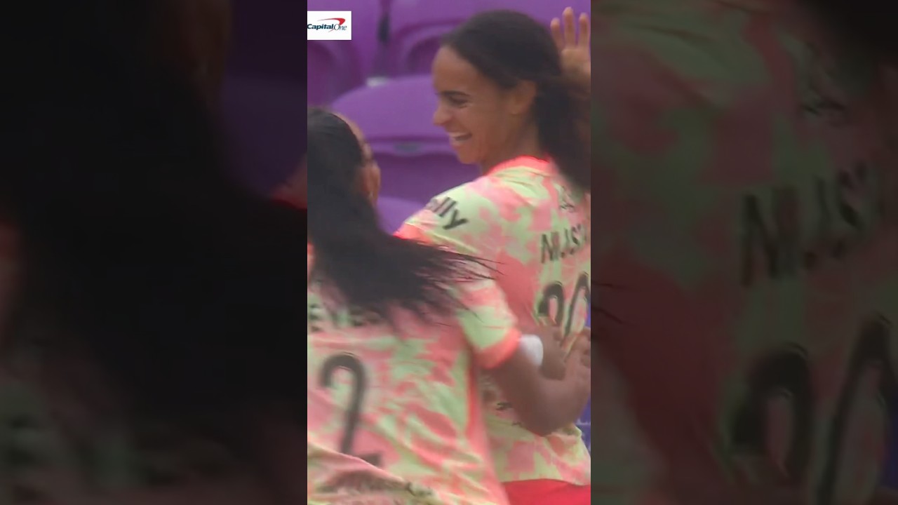 Nina Nijstad scores her first NWSL goal off a dime from Sophia Wilson 🌹 #nwsl