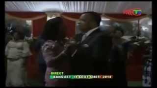 Cindy et Koffi chantent Sassou Nguesso a Brazza...