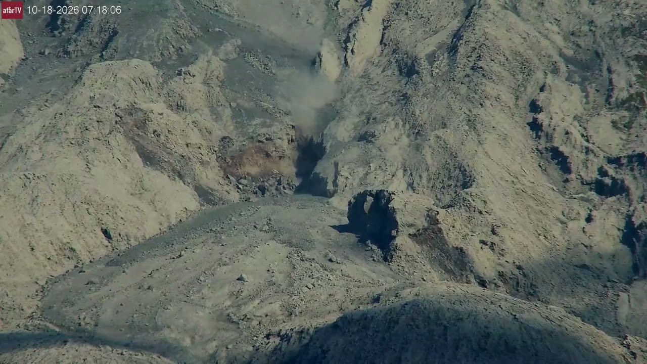 Oct 18, 2026: Watch Car-Sized Boulder Tumble Down Semeru Volcano