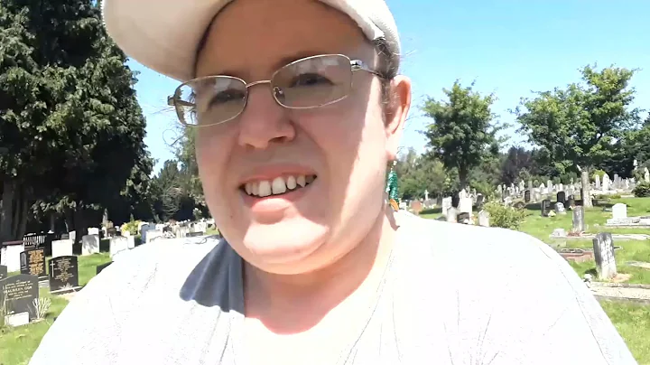FAMOUS GRAVE- Author Elizabeth Edmonson