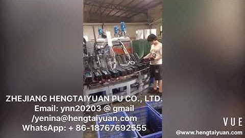 Polyurethane sole manufacturing by automatic injection machine.