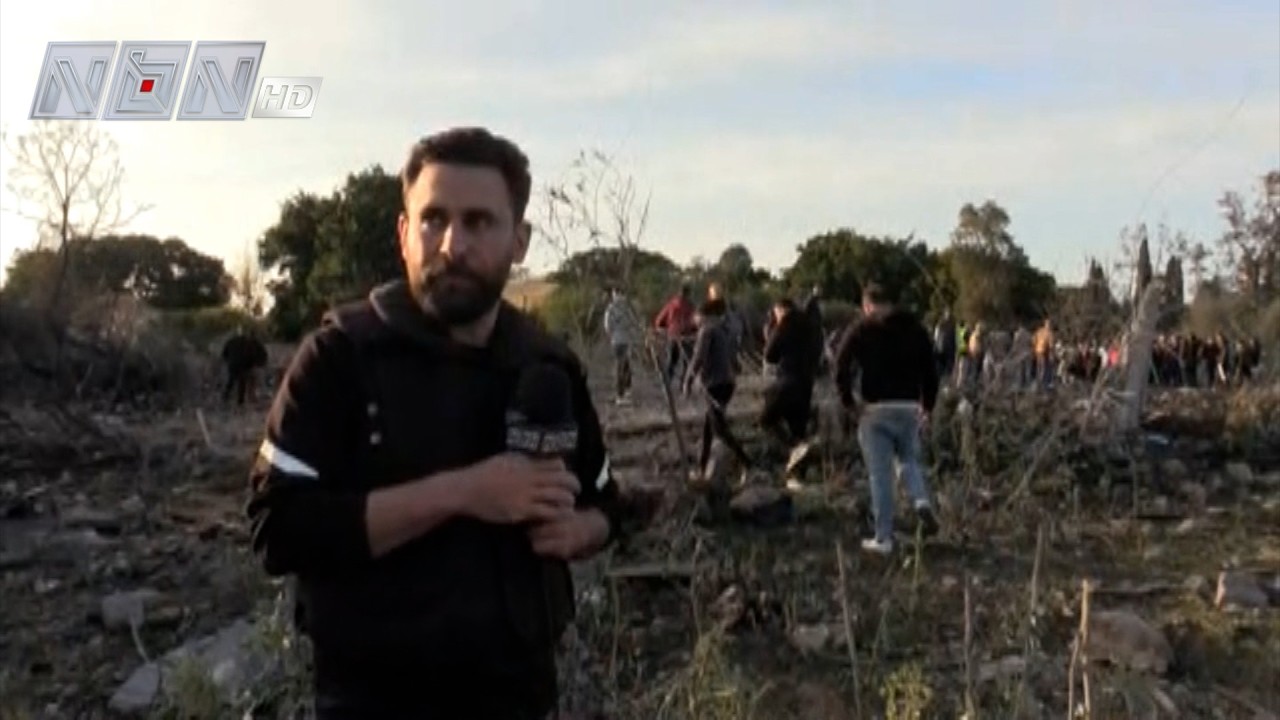 مـ.ـجزرة في صور، وأشـ.ـلاء الشـ.ـهداء مباشرة على الهواء الزميل حسن فقيه عاين مكان الغـ.ـارة