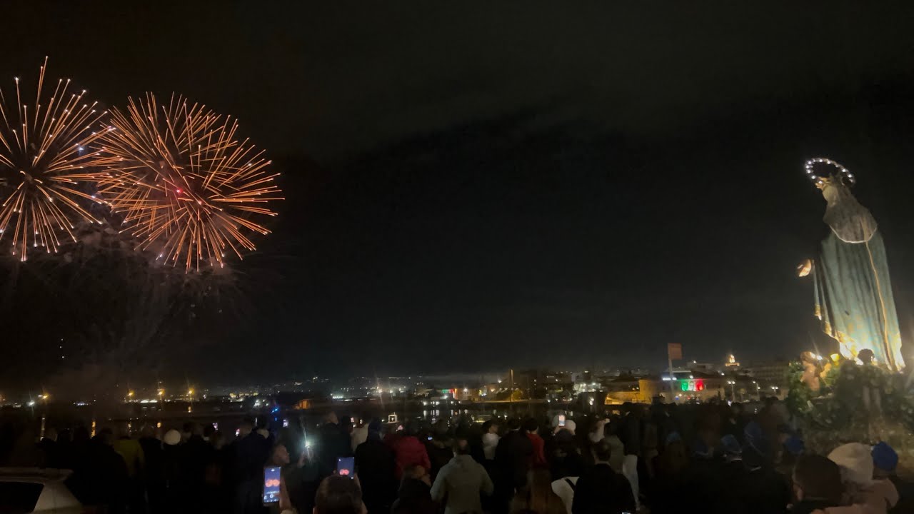 Spettacolo pirotecnico in onore dell’Immacolata Siracusa 08-12-25 curato dalla ditta  TREBBIA 