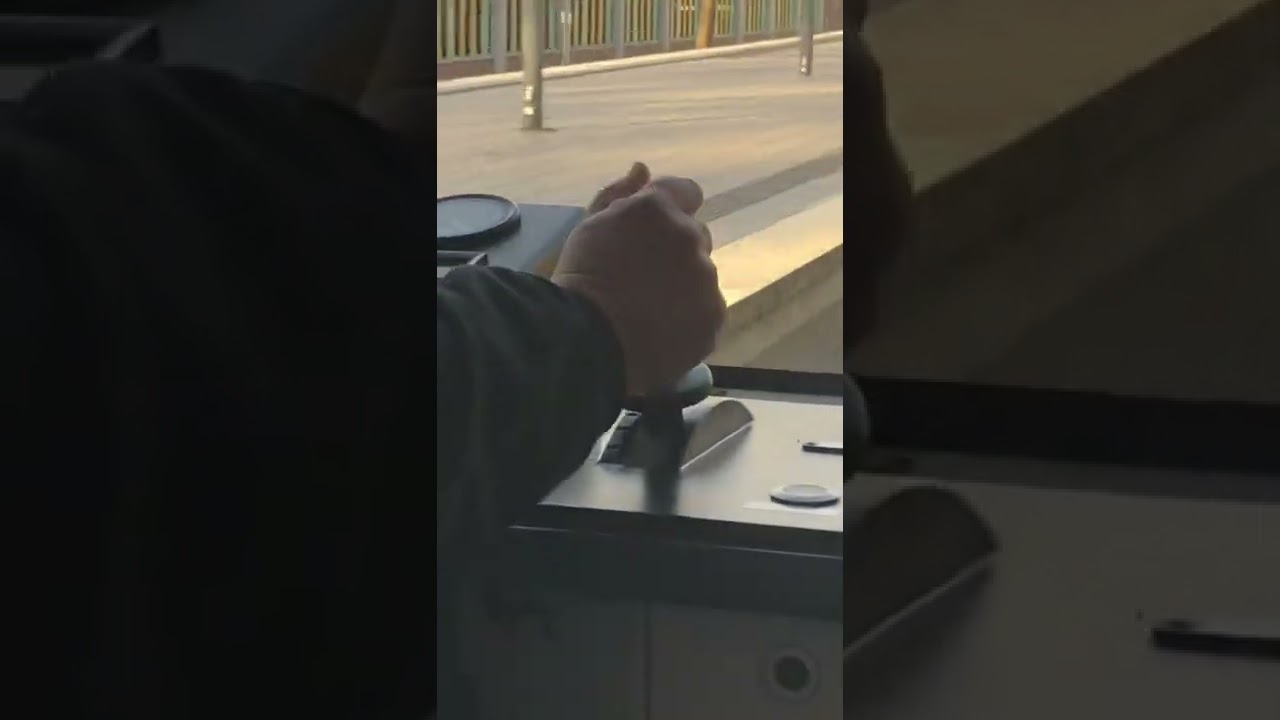 Hamburg: Einfahrt DT3 in Maiendorfer Weg