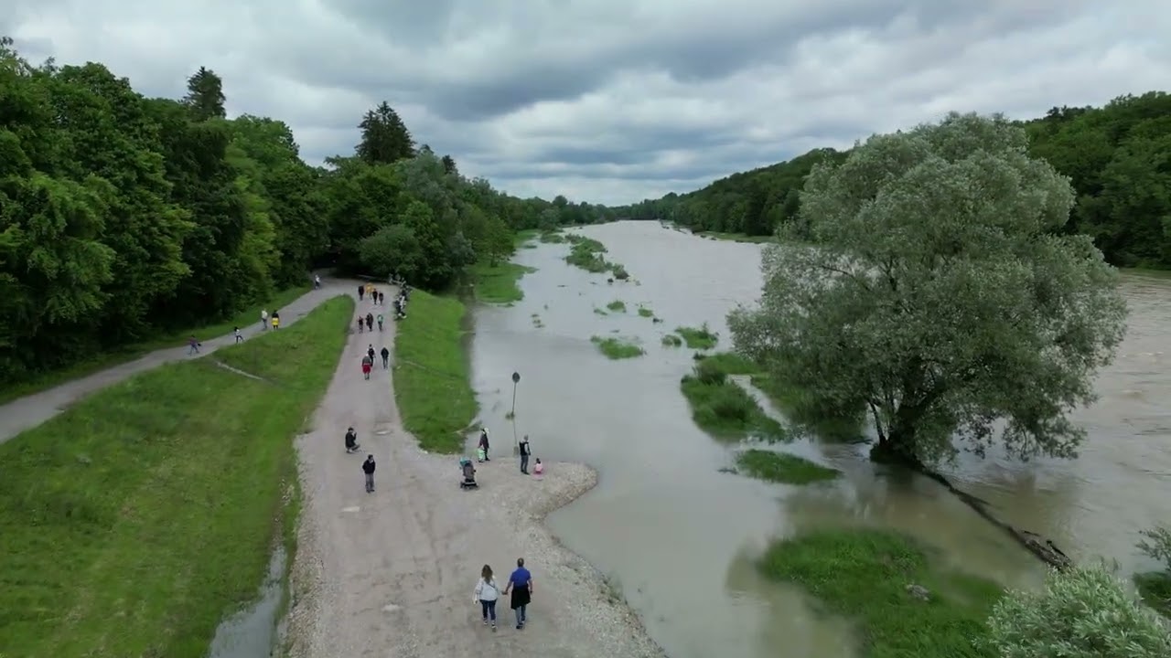 Sonntags in München an der Isar.
