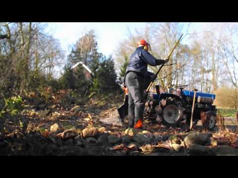 Chewing Wood with a Chinese 13hp Chipper / Shredder and Iseki