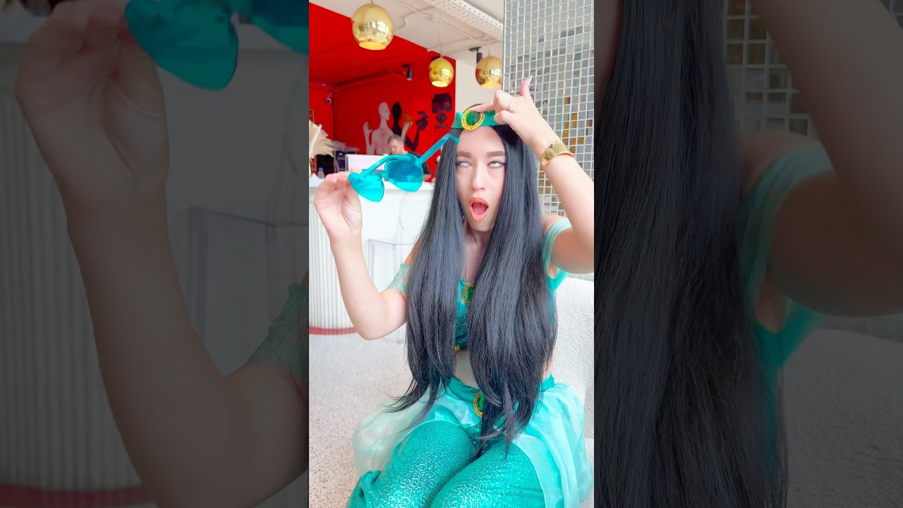 activate Jasmine's glasses...👓🤭🤫 (not for kids) 