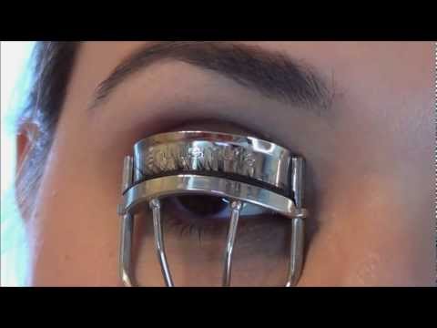 How To Curl Your Eyelashes - Perfect and Easy