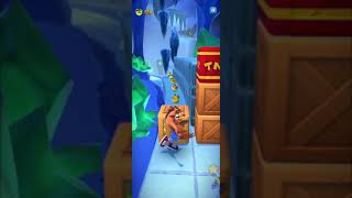 Crash Bandicoot: Snow Go Gem Run screenshot 3