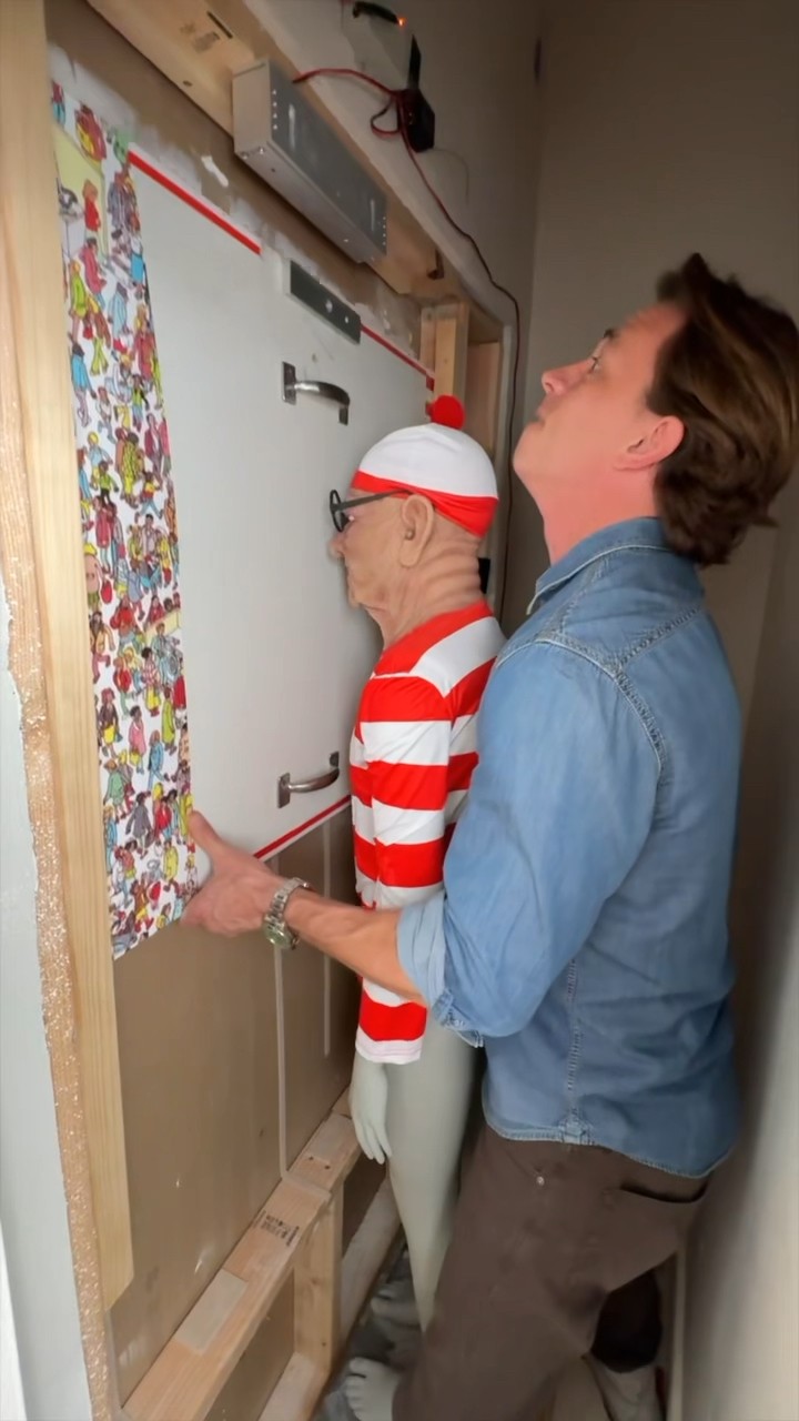 Most dangerous picture frame ever built! ?
