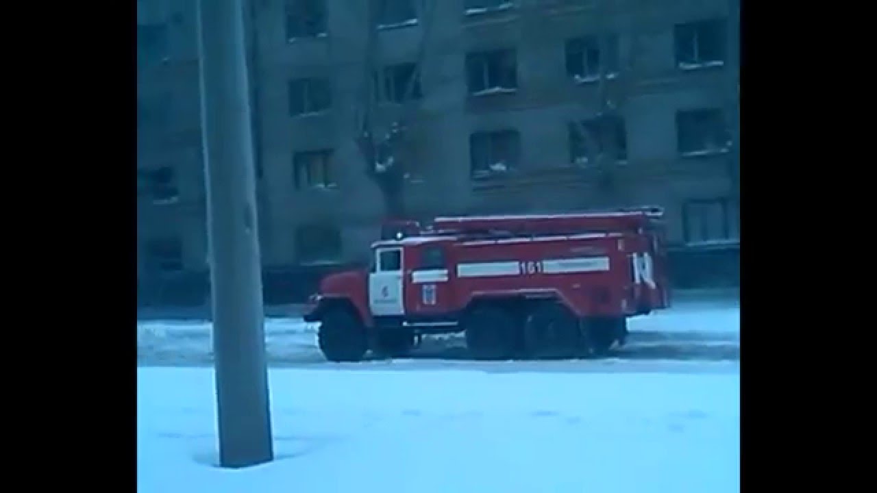 Горит моторный завод