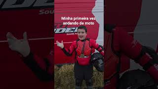 falando sobre como foi pilotar uma moto de trilha da Honda