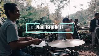 Mad Brothers - Marryana Live in Pinus Cafe Poncokusumo #drumcam