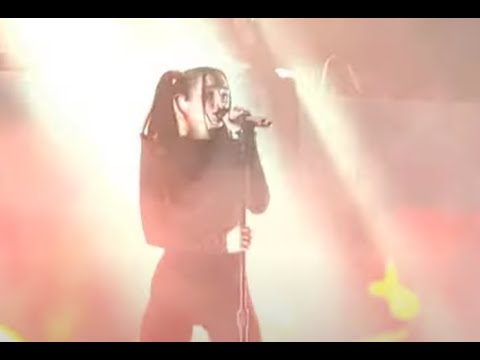 BAD OMENS and Poppy performed song "V.A.N" live for first time in Germany - video on line