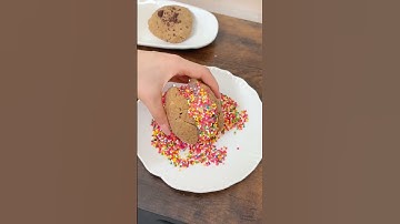This ice cream scoop with a trigger handle makes serving smooth, round scoops effortless—perfect