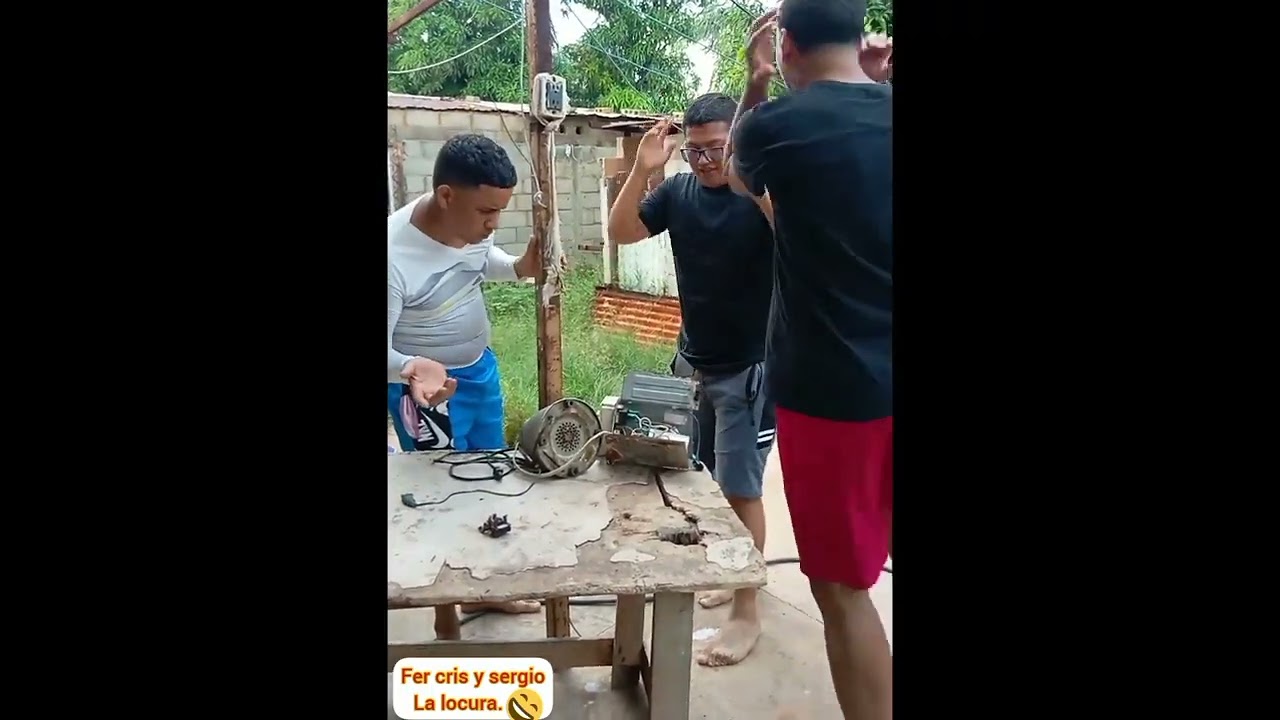 la explosion fer la locura cris y sergio humor y comdia😁😂😂😂😂