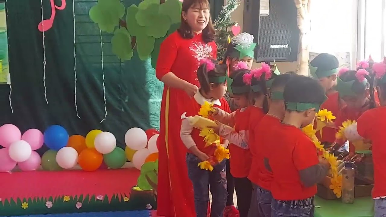 Tiết dạy vận động: Cháu thương chú bộ đội.