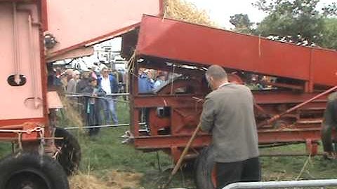 VINTAGE THRESHING BOX & STRAW BALING MACHINE BURWARTON SHOW 2011