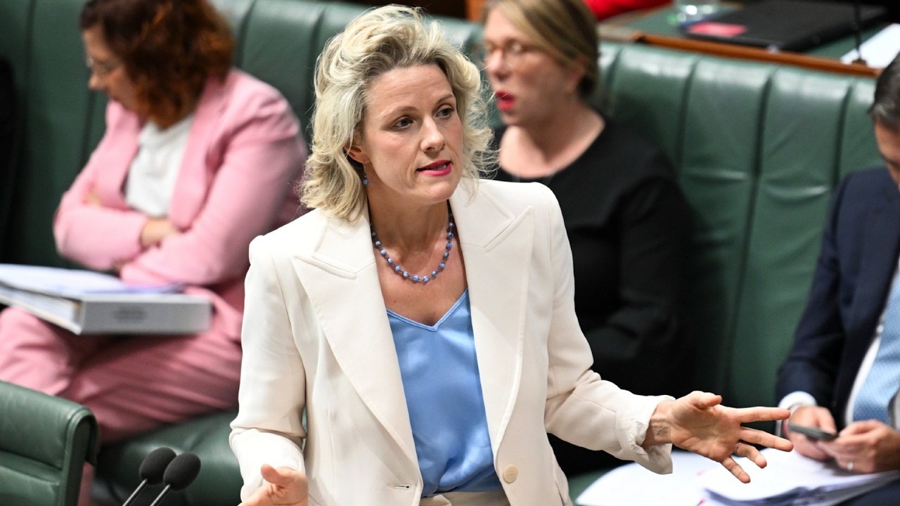 ‘It’s pathetic’: Clare O’Neil blasted for refusing to back Australian flag