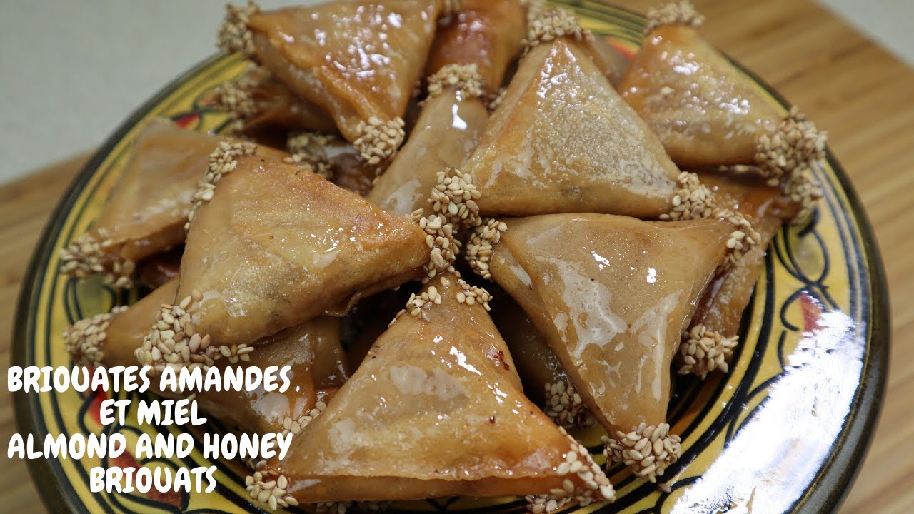Briouates Aux Amandes Et Au Miel Moroccan Almond Pastry With Honey Youtube