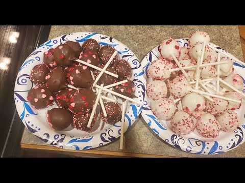 Video: Easy Donut Hole Cake Pops