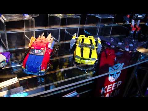 Toy Fair 2013: Transformers Generations Voyagers and Deluxes