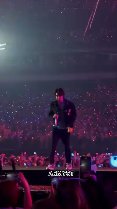 Jin’s iconic water splash😇❤️💫 DAY2 LAS VEGAS CONCERT 2022 ALLEGIANT STADIUM #jin#bts DO NOT REPOST