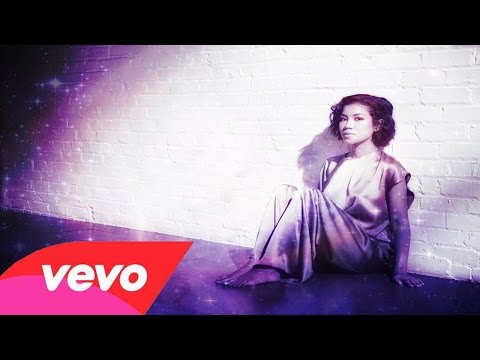 Jhene Aiko - Living Room Flow Video 