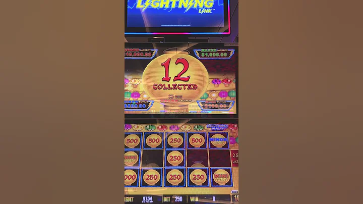 Striking a HOT  Bonus on Lightning Link! #shorts