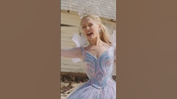 Glinda meets Dorothy scene from wicked for good